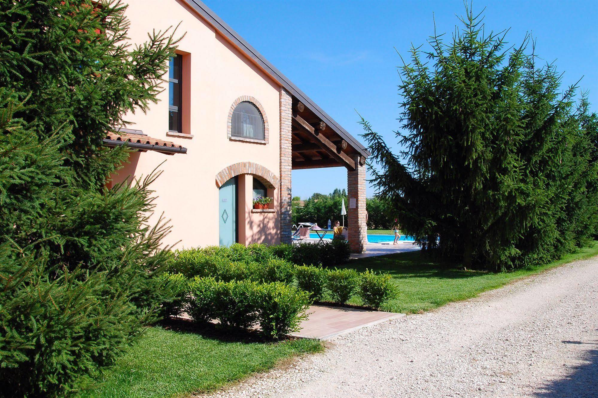 Agriturismo-R&B Corte Dei Gioghi Ferrara Exterior foto
